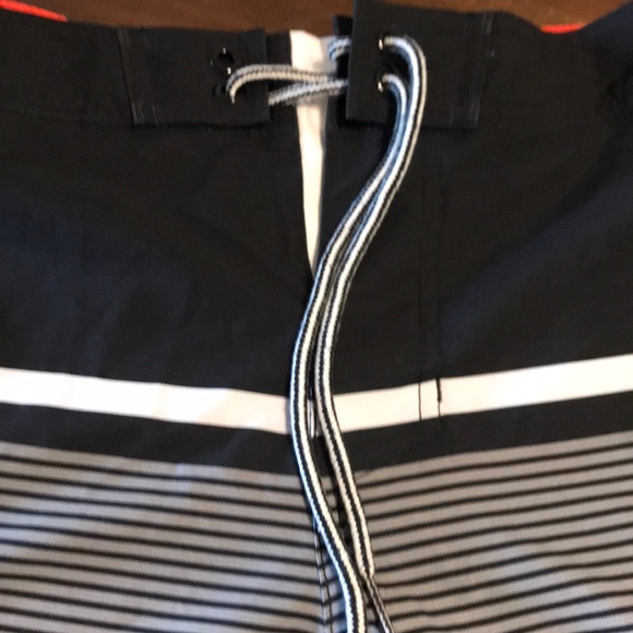 Bundle of 2 swim trunks Volcom & Goodfellow W28 - Picture 11 of 16